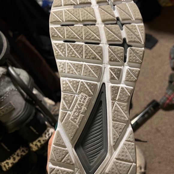 Hoka tennis shoes - Picture 2 of 3